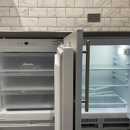 Large 1 Bedroom Flat With Private Parking Plymouth Exteriör bild