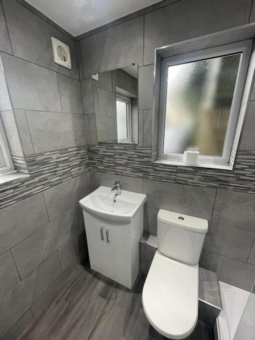 Large 1 Bedroom Flat With Private Parking Plymouth Exteriör bild