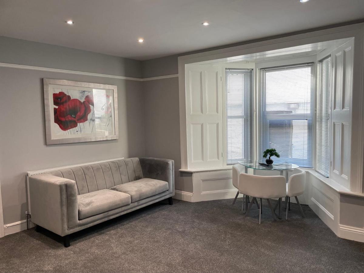 Large 1 Bedroom Flat With Private Parking Plymouth Exteriör bild