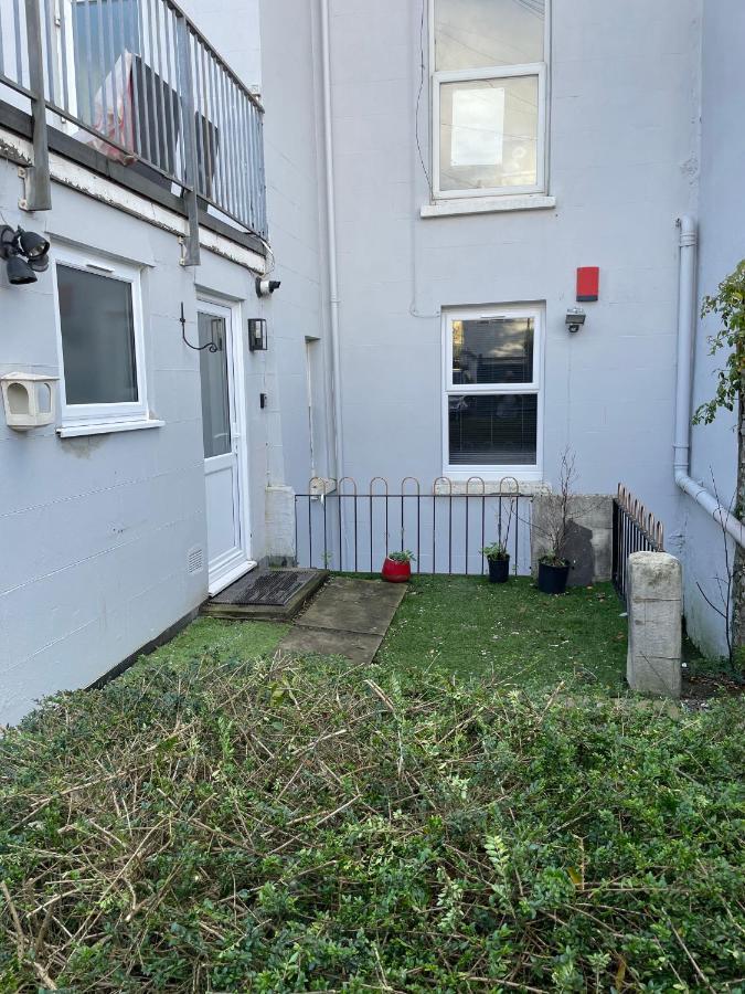 Large 1 Bedroom Flat With Private Parking Plymouth Exteriör bild